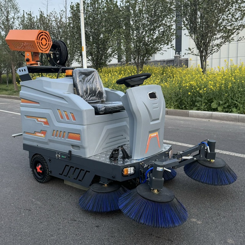 SP三朋X6机甲五刷驾驶式扫地车 渣土砂石灰尘扫地机