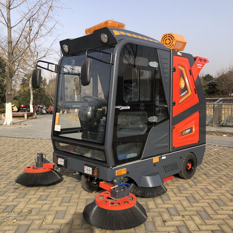 三朋SP战警驾驶式扫地机  街道校园物业扫地车